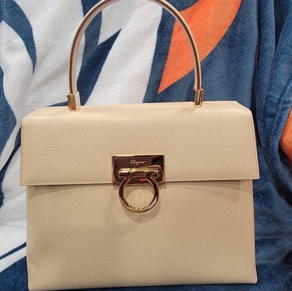 Ferragamo - Picture 2 of 15